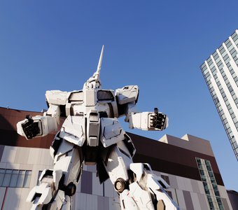 Unicorn Gundam Statue in Odaiba