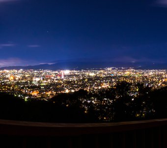 Необъятность: вид на ночной Киото