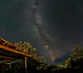 Звездное небо в предгорьях Кавказа