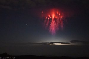 Спрайт-медуза: волшебное фото молнии над Техасом
