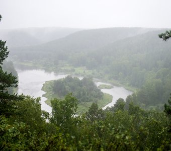Река Ай в дождливую погоду