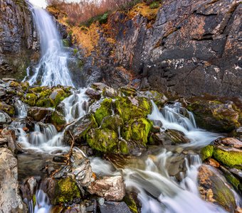 Осенние цвета Чучхорского водопада