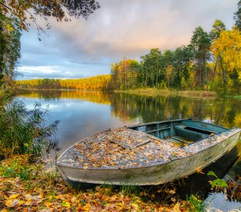 Лодка-осень
