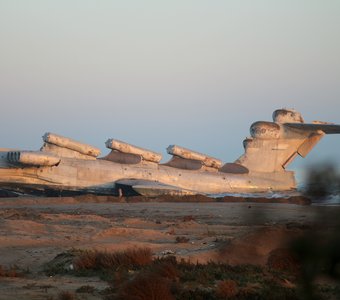 Каспийский монстр на рассвете