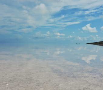 Кояшское соленое озеро, сливающееся с морем.