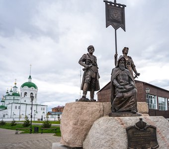 Памятник основателям г. Енисейска