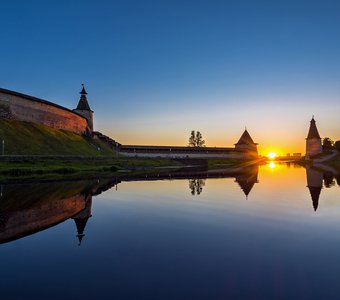 Закат над Псковским кремлем, г.Псков
