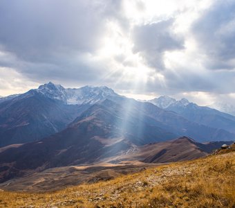 Вид с горы Кариухох, Северная Осетия
