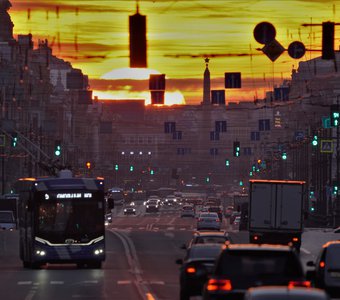 Октябрьский Восход Солнца над Невским проспектом🌞📷 10 октября'21.