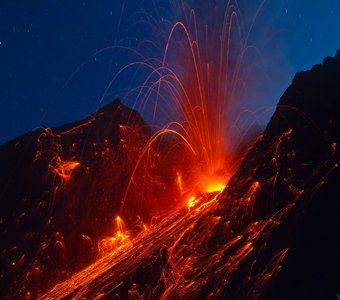 Вулкан Бату Тара (Batu Tara), Индонезия