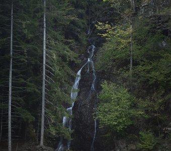 Живописный водопад,по дороге в Дагестан