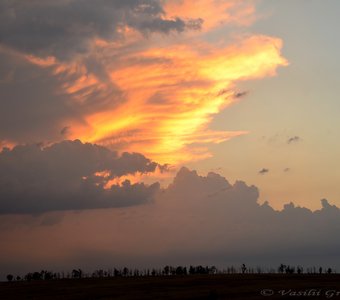 "Горе, горе! Крокодил солнце в небе проглотил" (К. Чуковский)