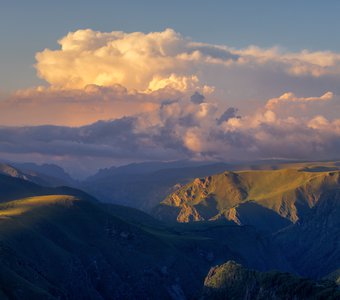 Облачный пейзаж Приэльбрусья