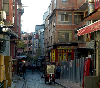 Колоритная улочка Стамбула
