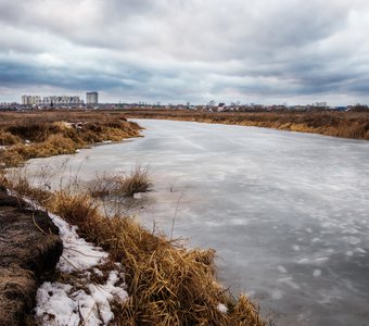 Река встала, а зима не пришла