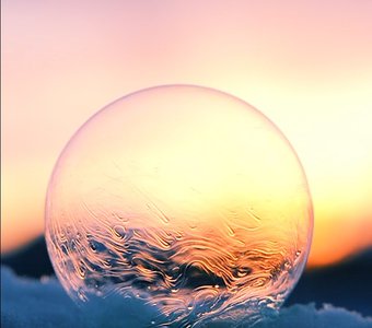Мыльный пузырь на морозе