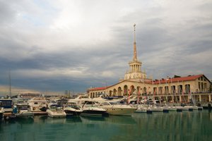 Паром из Трабзона в Сочи вернулся в Турцию, не коснувшись берега