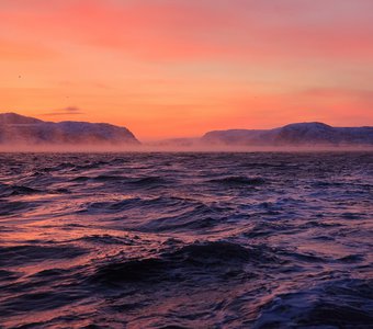 Рассвет над Северным Ледовитым океаном