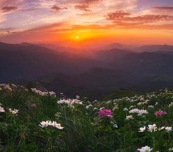 Закат в горах Чечни