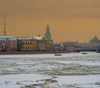 Город и архитектура: зимний Петербург