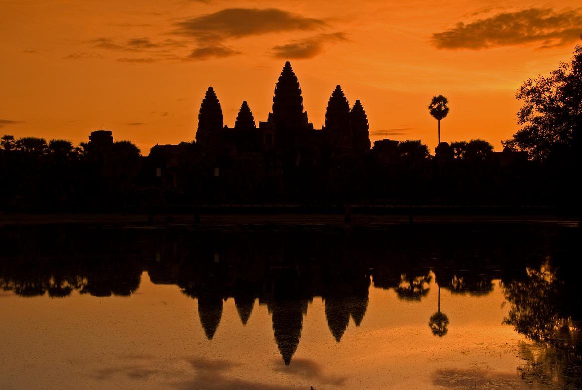 Камбоджа. Рассвет в Ангкор–Ват
