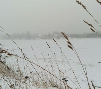 На берегу Невы зимой