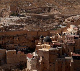 Самый труднодоступный монастырь Израиля посреди долины Огненной