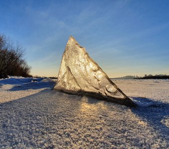 Ледяная пирамида