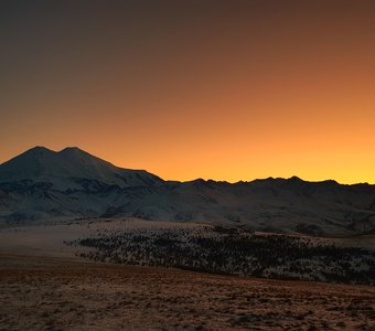Закат над Эльбрусом