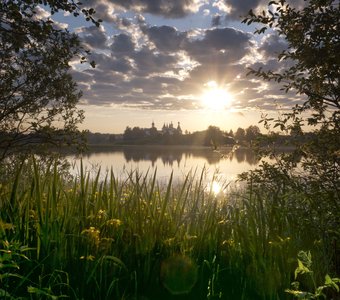 Утро на берегу Бородаевского озера