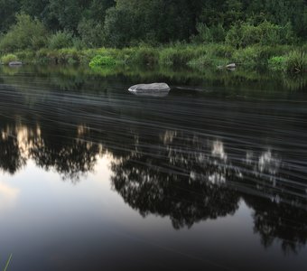 Зеркальная гладь на реке Тосне