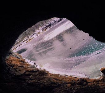 Вид под Карстовым мостом. Природный парк "Оленьи Ручьи".