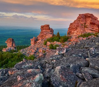 Помяненный камень на закате