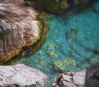 Голубое море