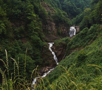Водопад Золотоносец, Абхазия
