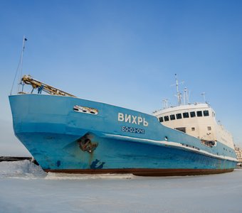 Скованный во льдах