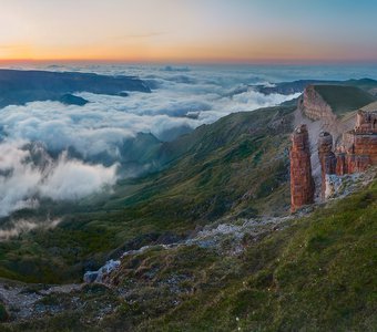скалы "монахи" на плато Бермамыт