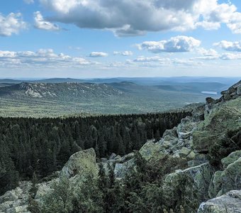 Бескрайние голубые Уральские горы