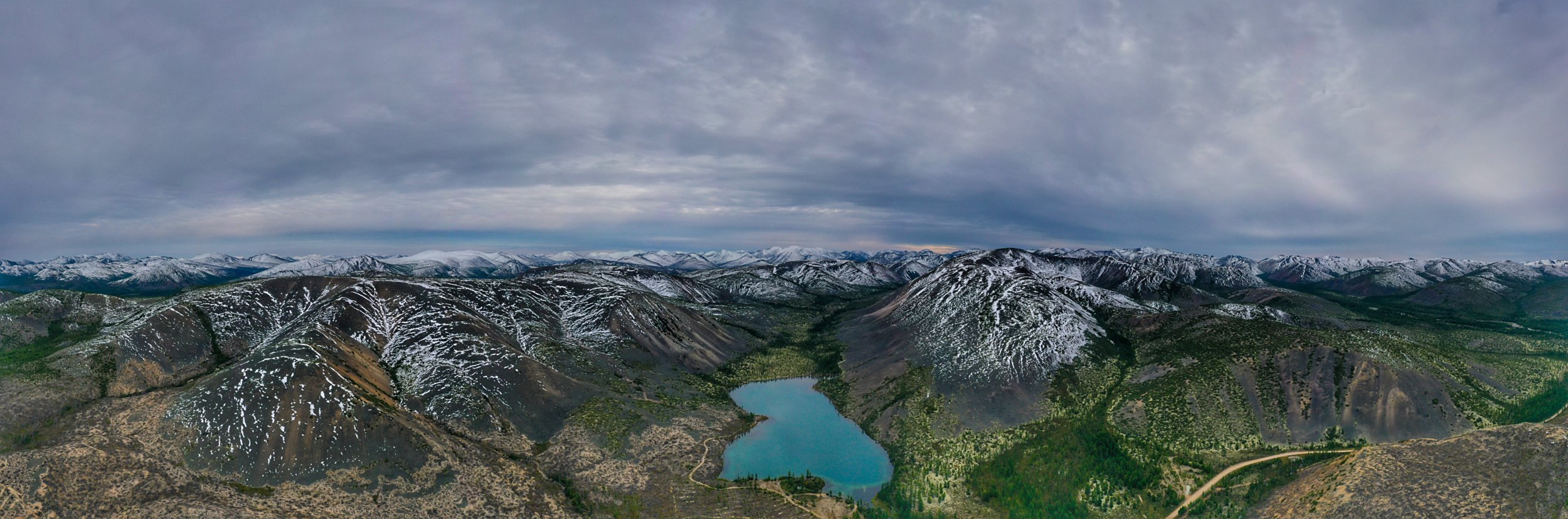 Голубое озеро