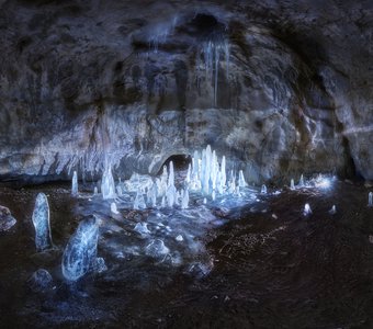 Купольный зал Санболийских пещер