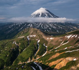 Над и под облаками