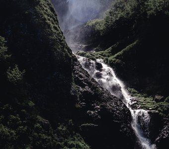 Подножие водопада Поликаря