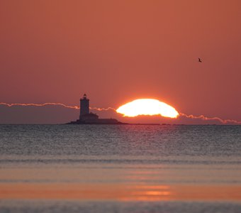 Закат солнца над Маяком Толбухин🌝 Финский залив, 30 августа'21📷