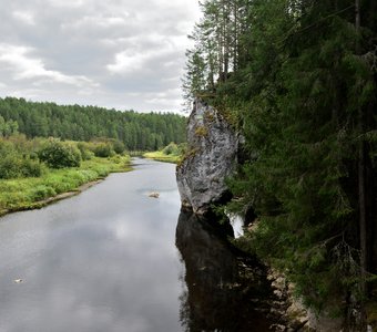 Оленьи Ручьи. Дыроватый камень.