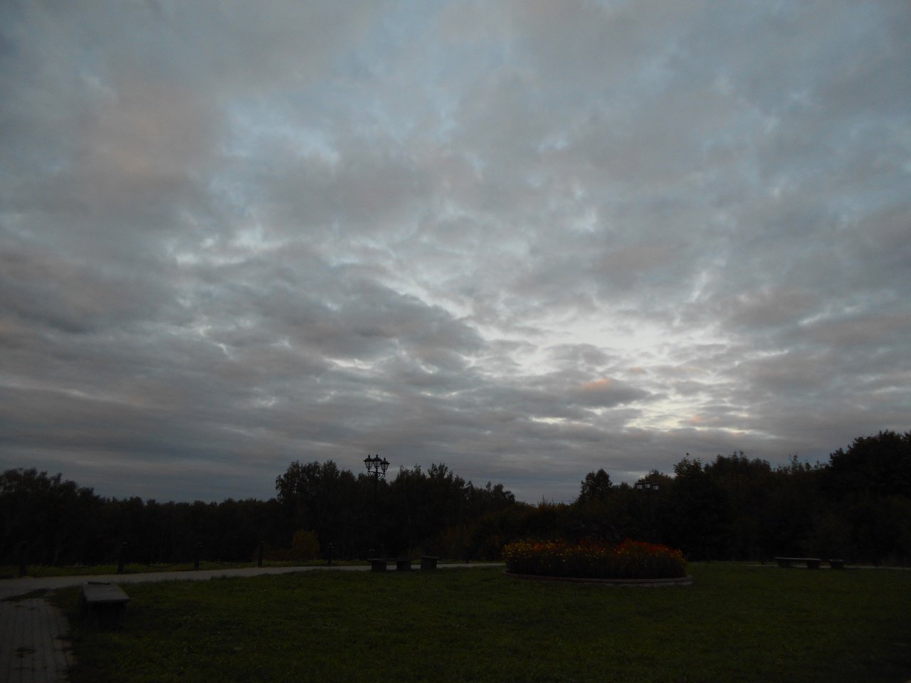 Хмурое небо осенью — Фото №1386583