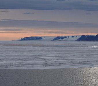 Закат в Северном Ледовитом океане