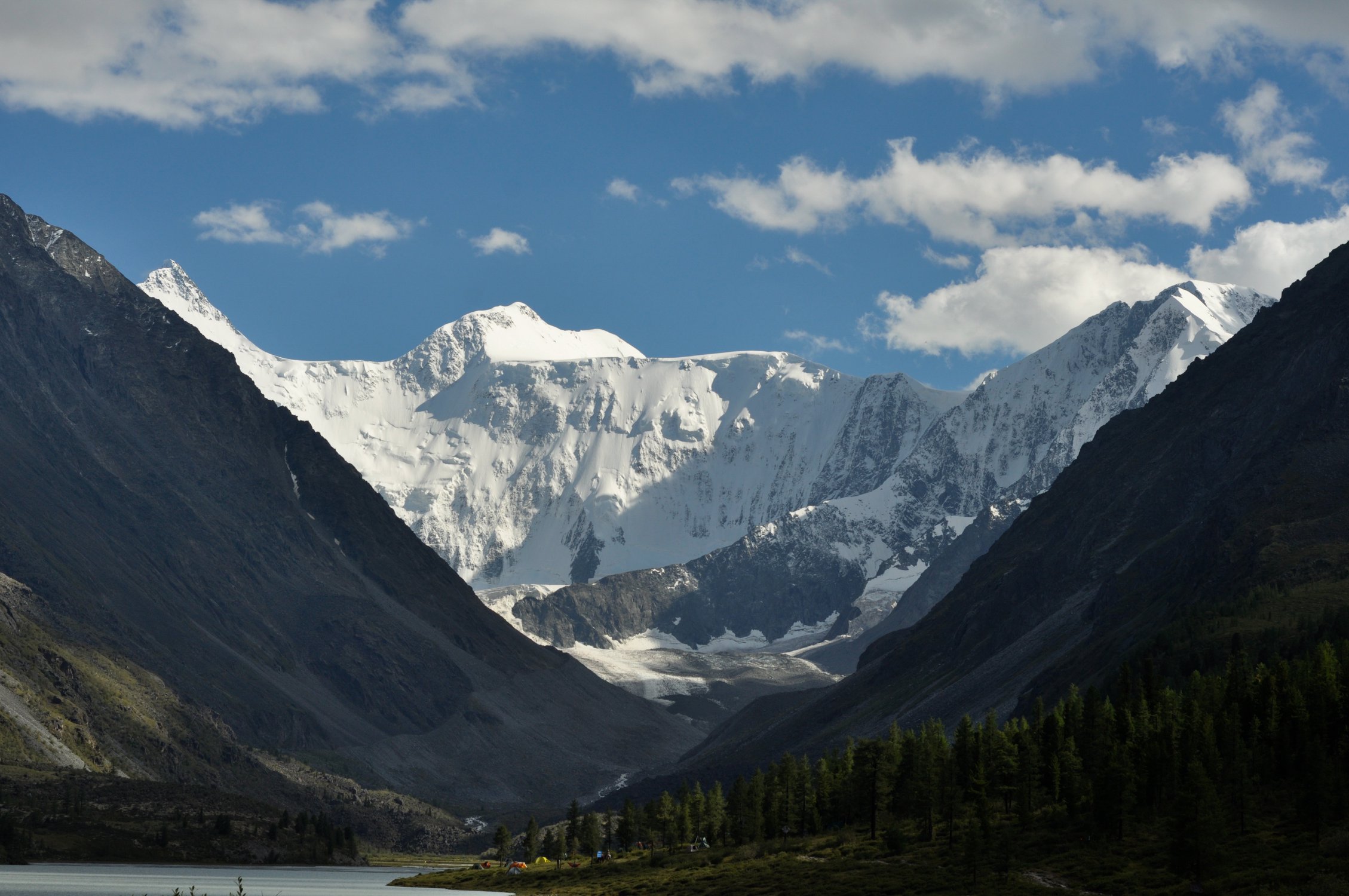 Под Белухой
