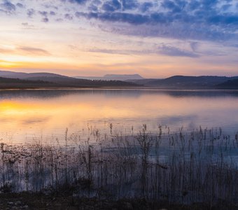 Рассвет на Симферопольском водохранилище