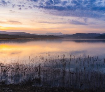 Рассвет на Симферопольском водохранилище
