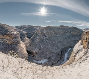 Каньон реки Гунделен зимой